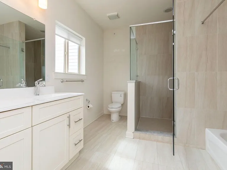 2663 Amber St — Photo 16