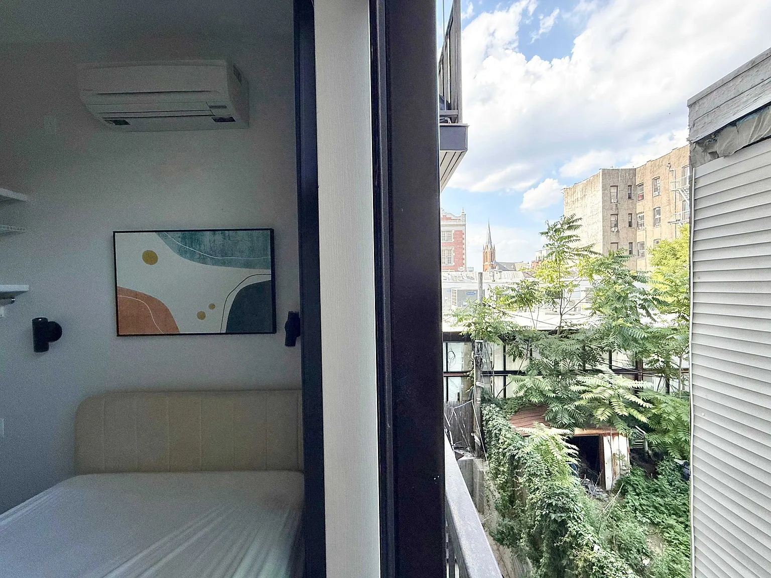 3 bed, 4.0 bath, $1,280 — Photo 2