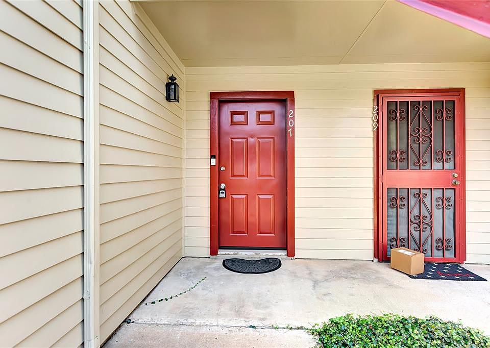1st image of 2120 El Paseo St APT 207