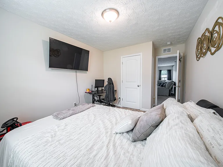 5788 Sandy View Dr — Photo 18