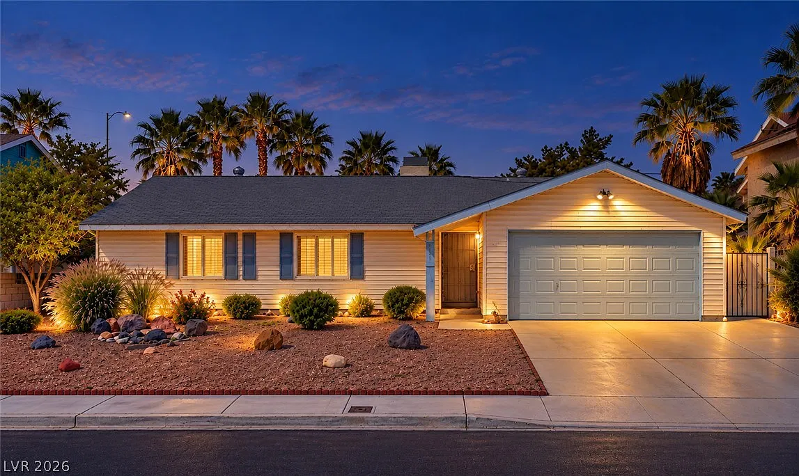 4 bed, 2.0 bath, 1512 sqft, $2,195 — Photo 2