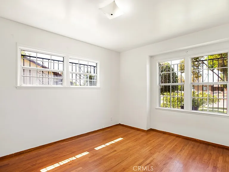 556 N Sunset Ave — Photo 15