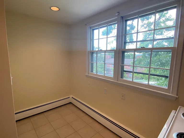 33 Chestnut St — Photo 12