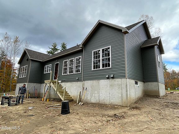 5th image of 54 Burnham Road