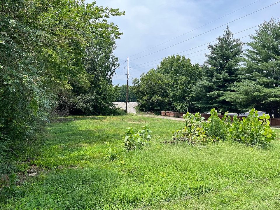 2nd image of 1416 McFadden St