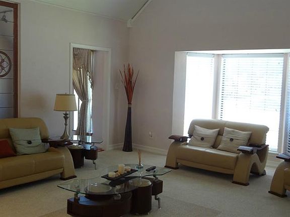 2nd image of 2404 Stonegate Dr N