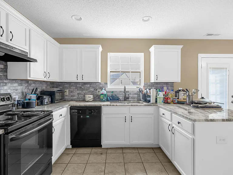 10510 Plantain Ct #6 — Photo 11