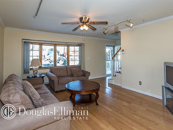 5th image of 3622 Bernard Dr