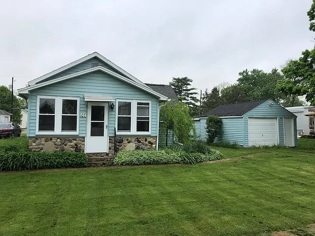 107 N Tamarack St photo 1