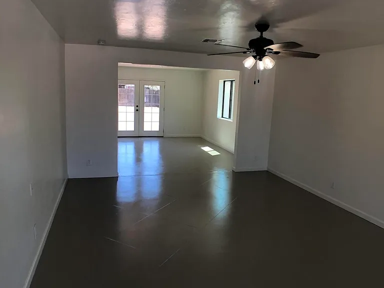1440 E Edison St — Photo 4