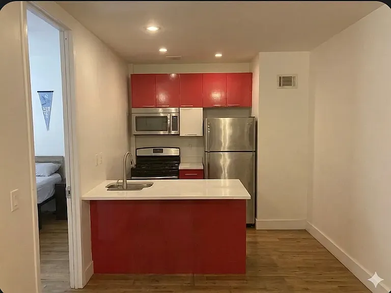 277 Halsey St #1R — Photo 2