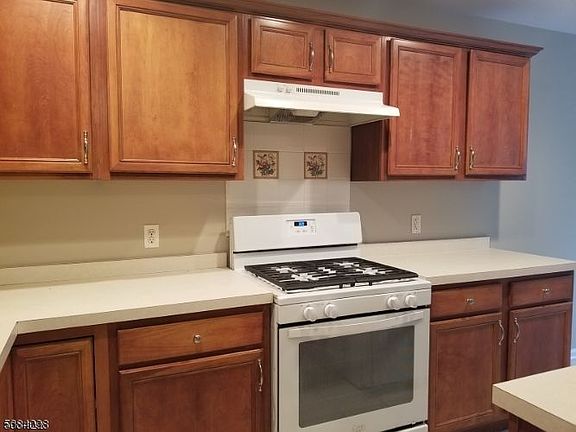 2nd image of 32 Portsmouth Ct #1409