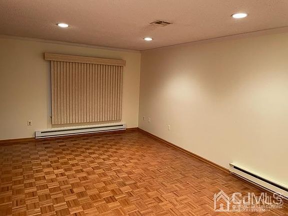 4th image of 353 Metuchen Dr #B
