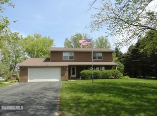 2557 N Windy Ln, Galena, IL 61036