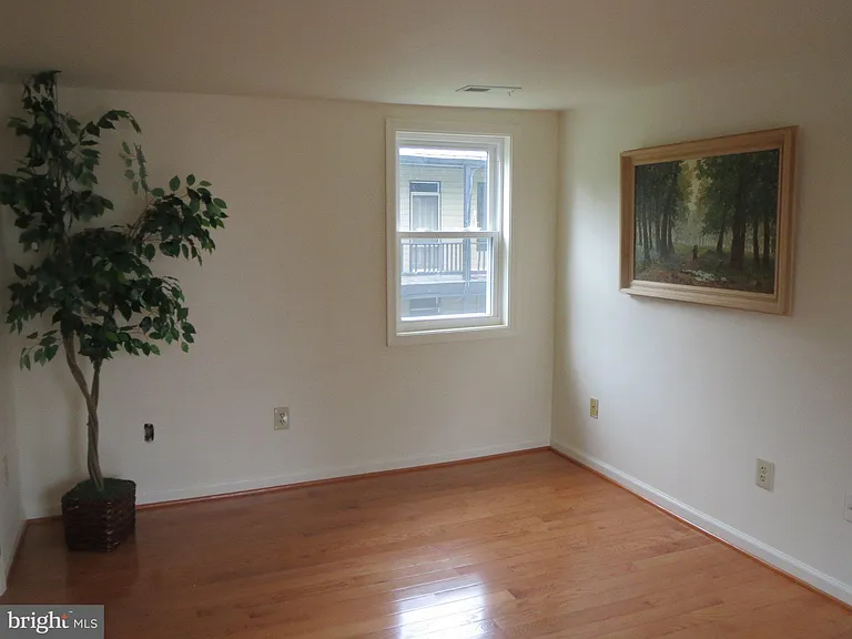 446 W South St — Photo 6