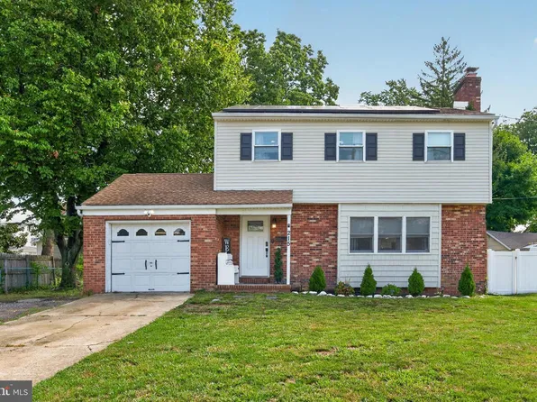 215 Harrison Ave, Blackwood, NJ 08012