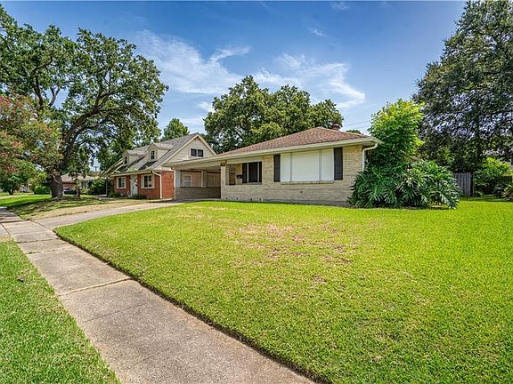 3rd image of 2518 Somerset Dr