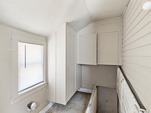 3rd image of 521 E 6th Ave #1