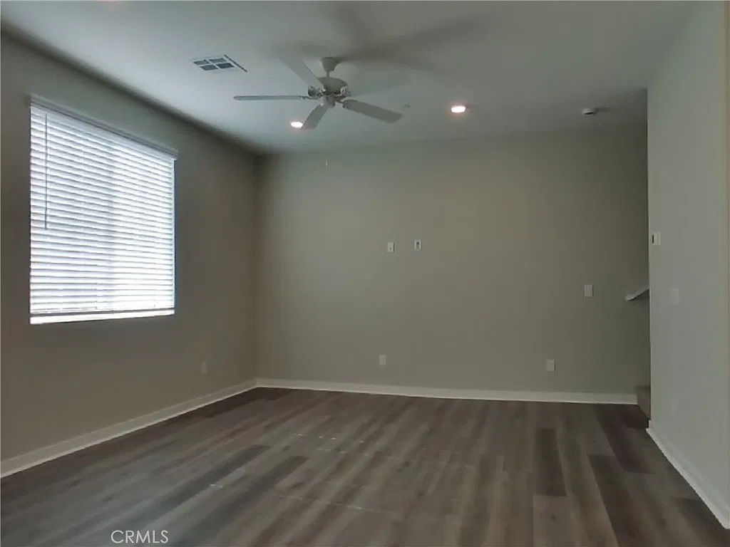 3 bed, 2.5 bath, 1676 sqft, $3,399 — Photo 4