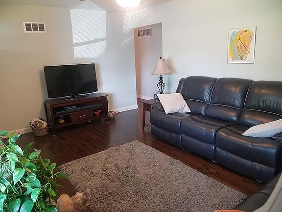 4th image of 12053 Glenrose Dr