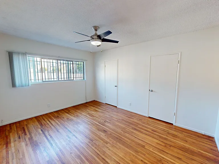 Amazing 2 bedroom & 1 bathroom unit - Los Angeles! — Photo 4