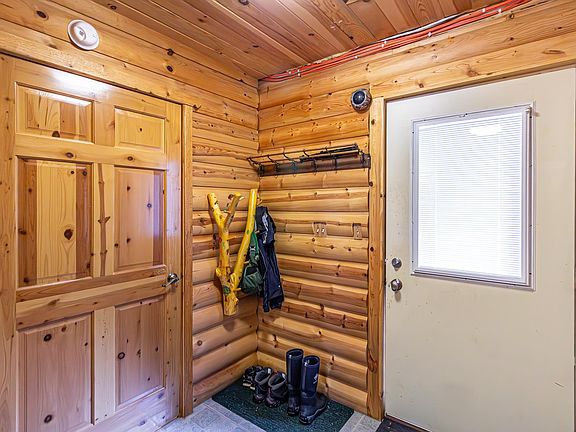 3rd image of 3003 Burntside Ridge Rd
