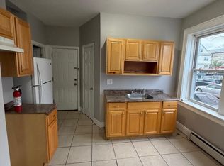 561 Court St #1A, Elizabethport, NJ 07206