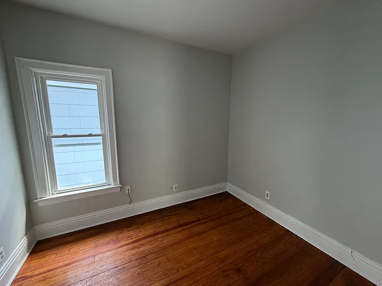 453 Herkimer St #UPPER — Photo 12
