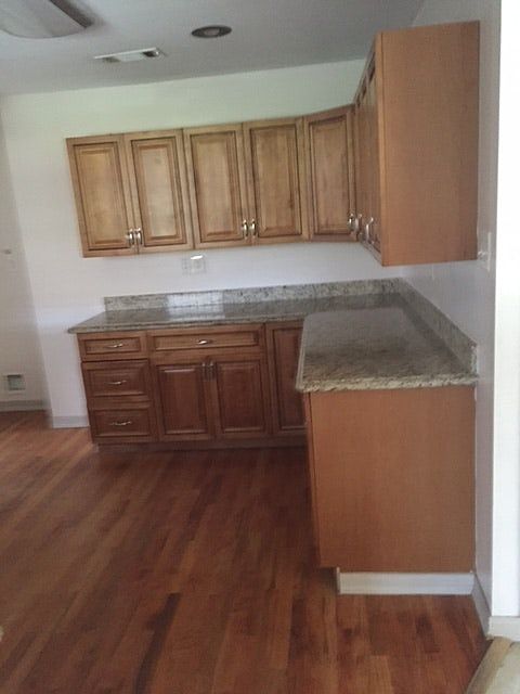 2nd image of 4835 Camelot Dr