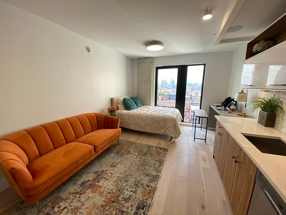 1st image of 58 W 125th St #1402
