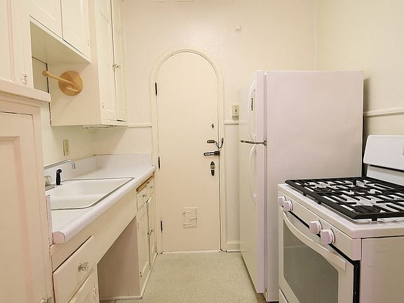 4th image of 2806 Xerxes Ave S #201