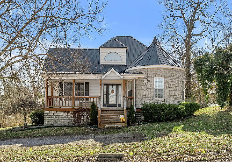 1st image of 370 Mooreland Ave