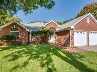 517 Aurora Ct, Euless, TX 76039