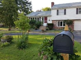 20 Orchard Ave, Barrington, RI 02806