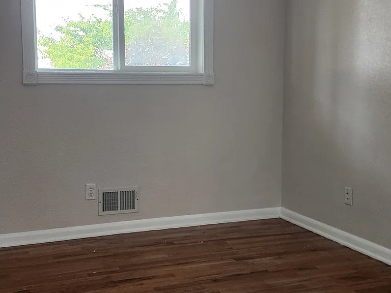 7995 Hazelgreen Rd NE — Photo 15
