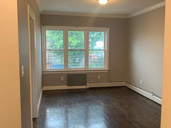 5th image of 619 Coster St #3