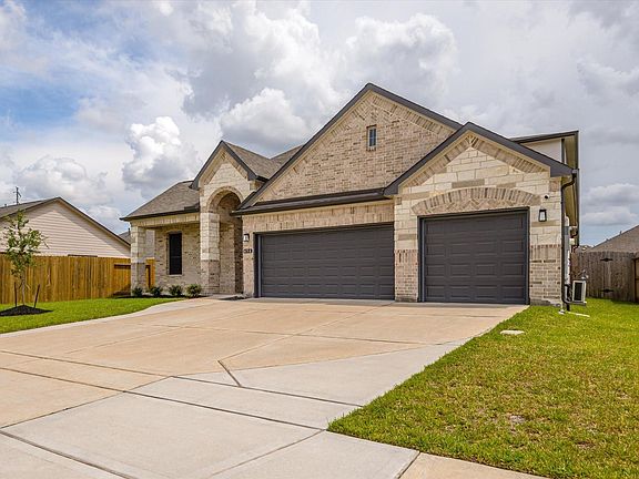 2nd image of 456 Lake Line Dr