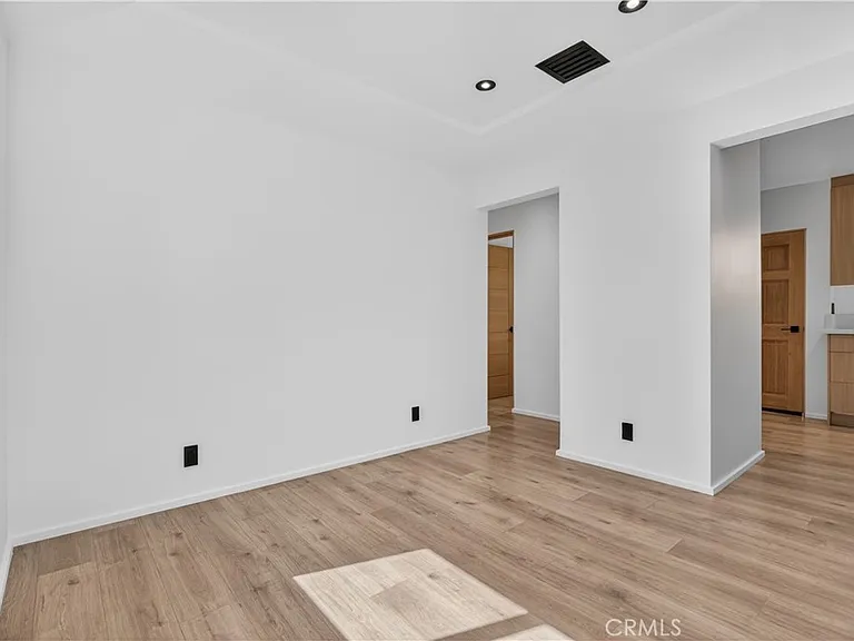 1713 W Alameda Ave — Photo 20