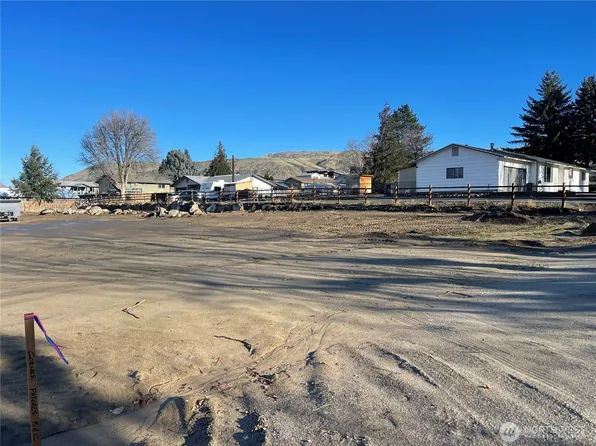 313 34th Street NW, East Wenatchee, WA 98802
