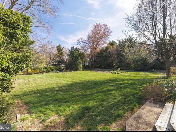 3rd image of 6417 Briarmoor Ln