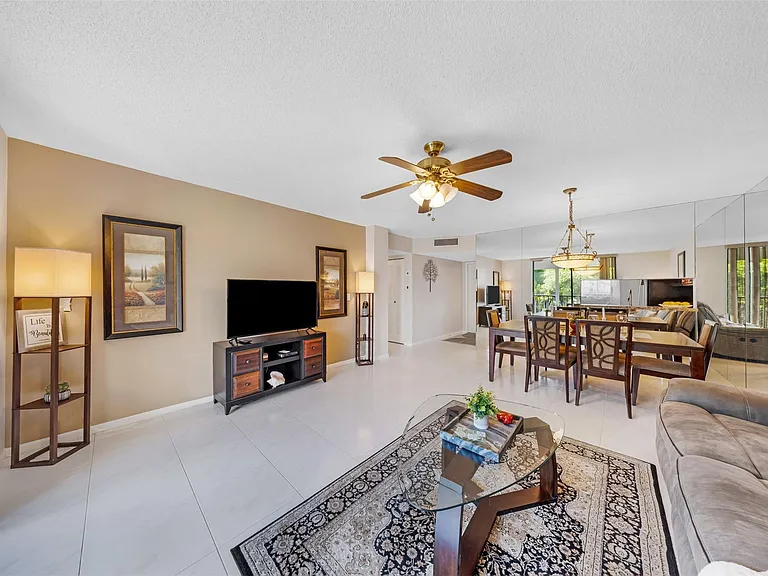 5250 Las Verdes Cir #317 — Photo 9