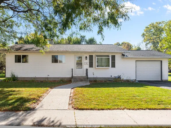 586 E 2nd St, Fond Du Lac, WI 54935
