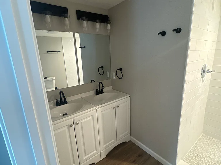 1128 Texas St — Photo 3