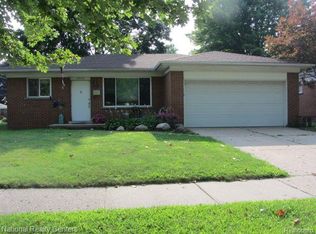 28148 Cunningham Dr, Warren, MI 48092