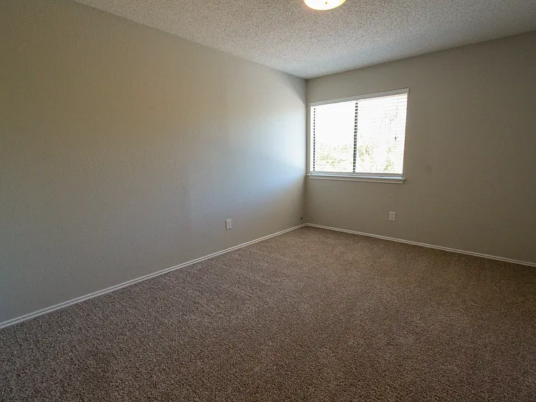 1809 Fawn Ridge Trl — Photo 26