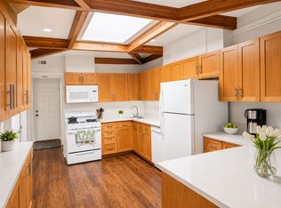 5744 N Milwaukee Ave #2, Chicago, IL 60646