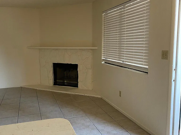 1200 N Buffalo Dr — Photo 10
