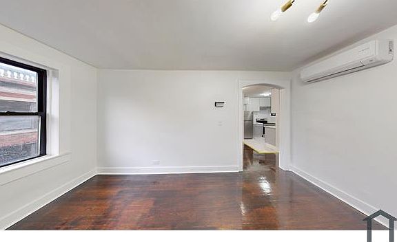 4th image of 7507 S Yates Blvd