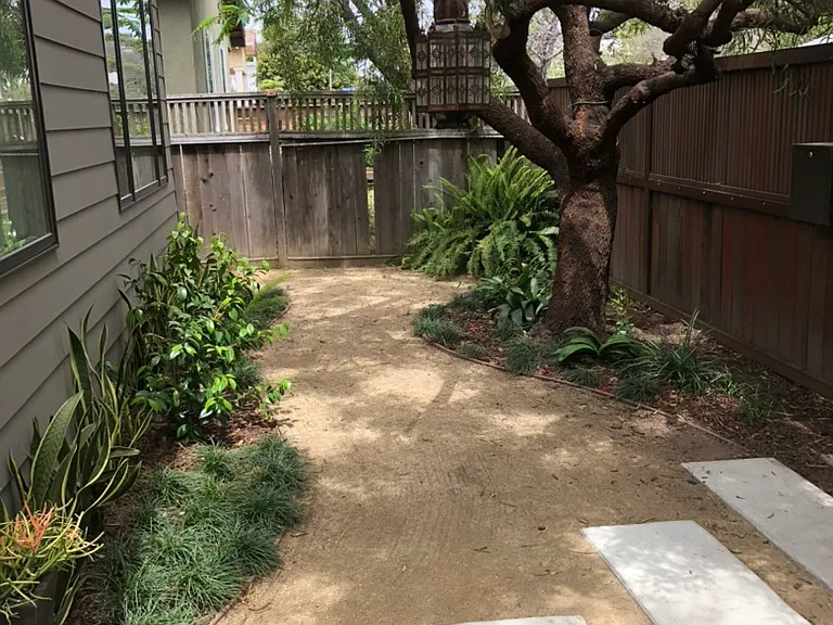 737 Broadway St — Photo 3