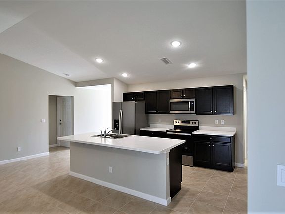 3rd image of 3284 SE Quay St